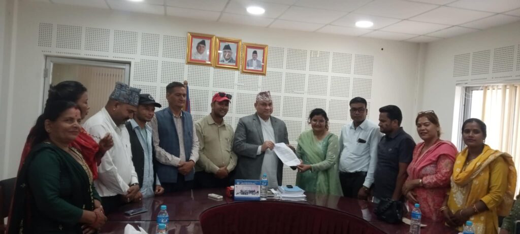 खानेपानीमा कर छुटको माग गर्दै मुख्यमन्त्री मार्फद प्रधानमन्त्रीलाई खानेपानी महासंघले बुझायो ज्ञापनपत्र