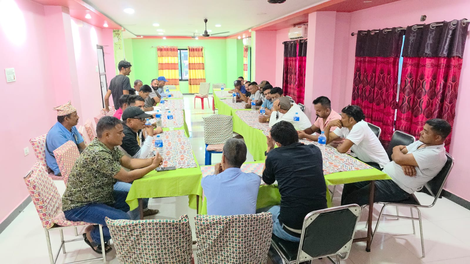 पश्चिम स्टार यातायात प्रालीमा आबद्ध व्यवसायीहरूसँग छलफल, इभी गाडी दुर्घटनाबारे चासो