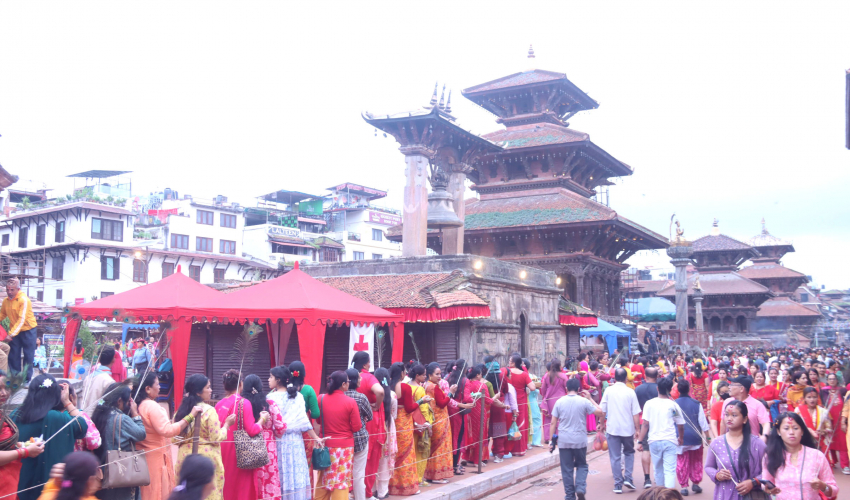 श्रीकृष्णको जन्मोत्सव : मन्दिरमा बिहानैदेखि भक्तजनको भीड