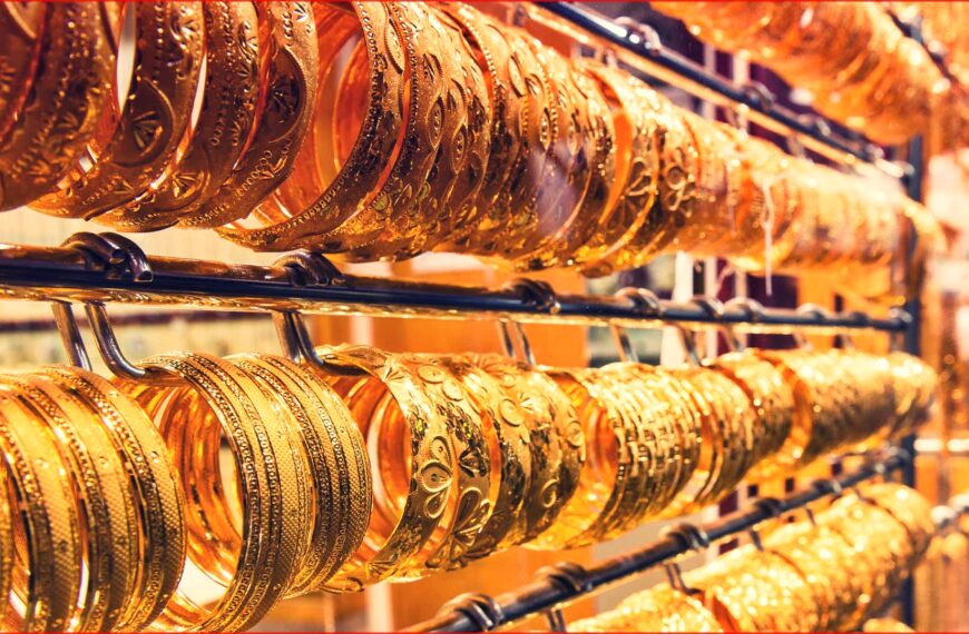 सुनको भाउमा १ सातामा ७ प्रतिशत गिरावट, लगानीकर्ताले ‘नाफा बुक’ गर्ने हतारो , अझै घट्न सक्ने !