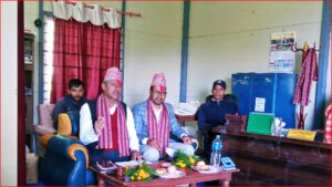 डडेल्धुरामा ३२२ अव्यवस्थित बसोबासी र भूमिहीनलाई जग्गाधनी प्रमाण–पुर्जा वितरण