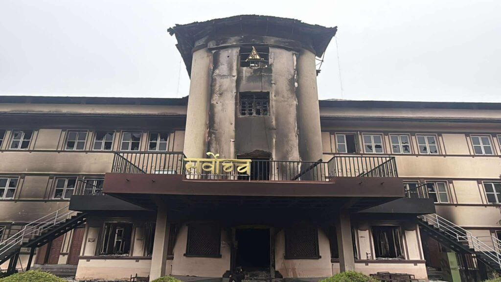 विद्यार्थी संगठन खारेज निर्णयमा सर्वोच्चको अल्पकालीन रोक