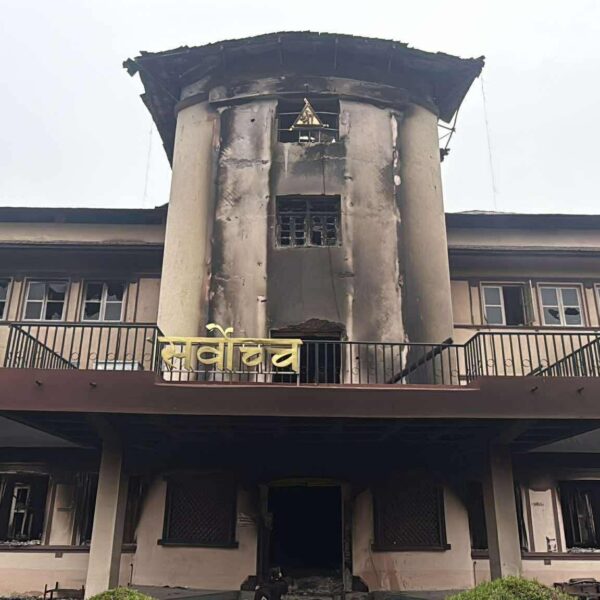 विद्यार्थी संगठन खारेज निर्णयमा सर्वोच्चको अल्पकालीन रोक