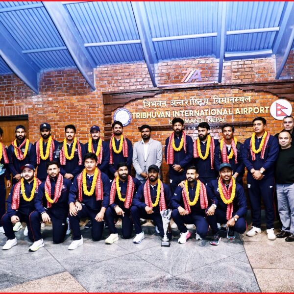 🇳🇵 दुई ट्रफीसँग फर्कियो नेपाल, तर लिग–२ मा चारै खेलमा पराजय, मन्त्री गुप्ताले एयरपोर्टमै गरे स्वागत 😔🏏