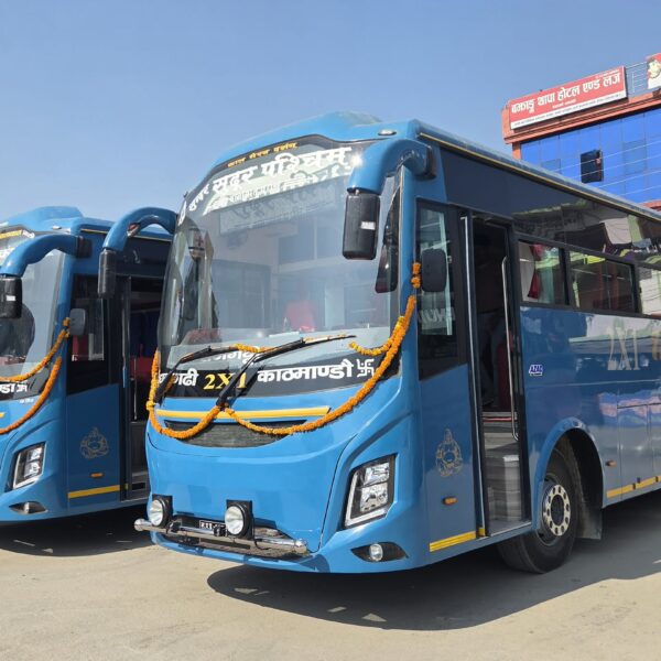 धनगढीमा ‘राजगद्दी एक्सप्रेस’ सुरु – सुदूरपश्चिमको गौरव यात्राको नयाँ अध्याय 🚍✨