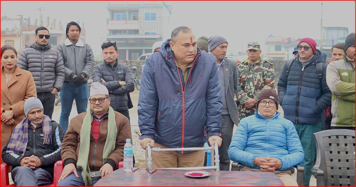 शरीर कमजोर, संकल्प मजबुत: वाकरको सहारामा पनि मुख्यमन्त्री शाह सेवामा व्यस्त