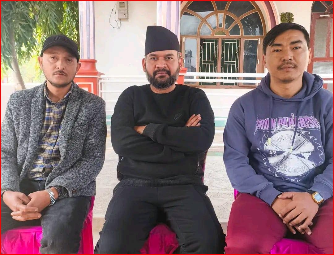 झापामा एमाले युवा संघका अध्यक्ष–उपाध्यक्ष रास्वपामा प्रवेश, बालेन शाहको चुनावी अभियानमा सक्रिय&hellip;