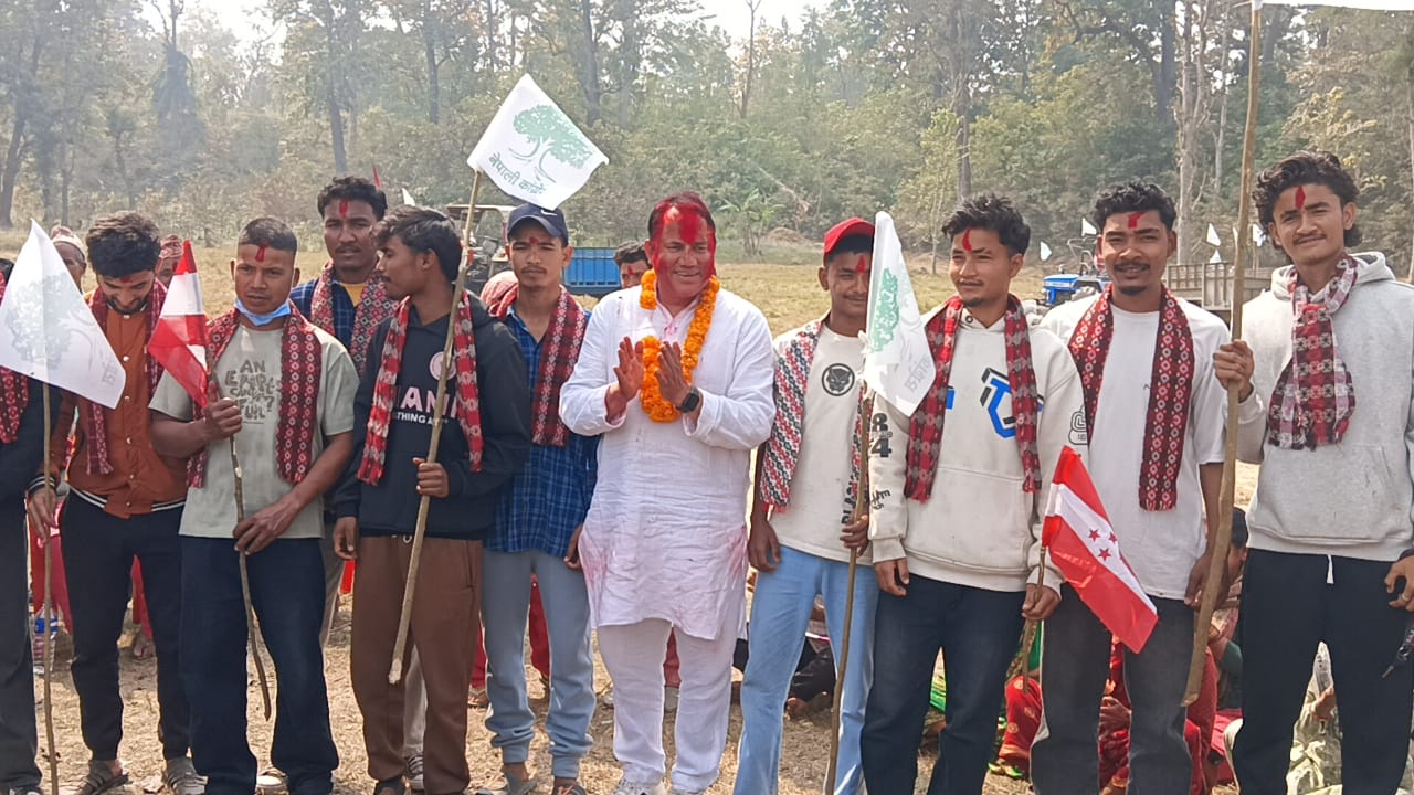 कैलाली क्षेत्र नं. ४ मा आनन्दको लहर बढ्दै, झिलका १० युवा कांग्रेसमा&hellip;