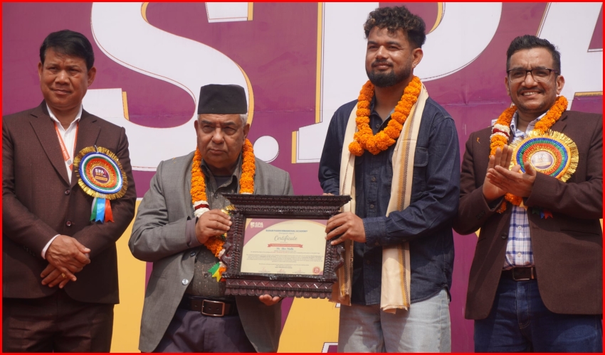 धनगढीको एसपीए कलेजले २ जना विश्वकप खेलाडीलाई नगदसहित सम्मान