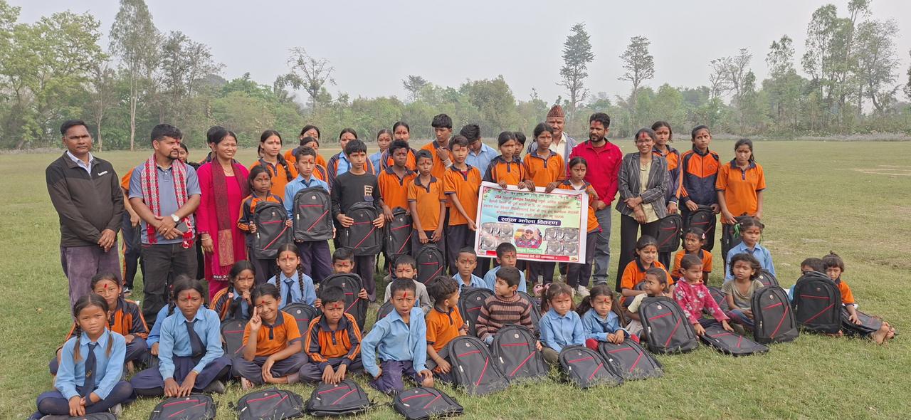 कैलालीमा बिद्यार्थीलाई झोला वितरण, शिक्षा प्रोत्साहनमा जन्मदिन उत्सव