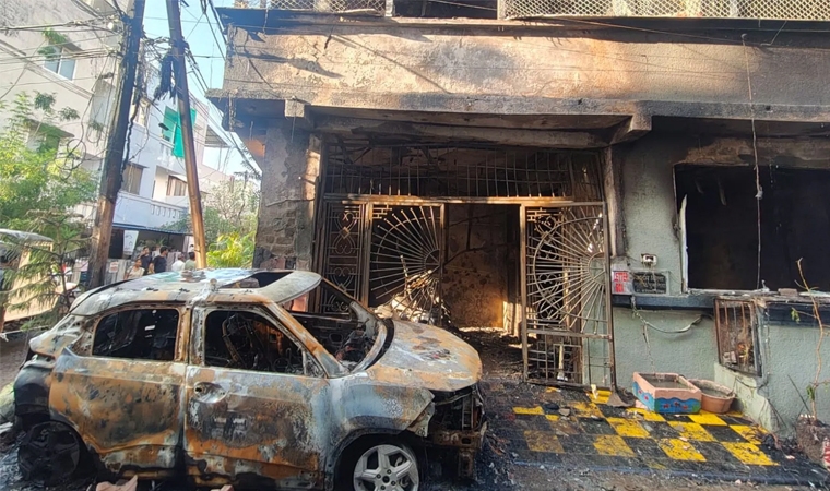इन्दोरमा इलेक्ट्रिक कार विस्फोटले घरमा आगलागी, सात जनाको मृत्यु