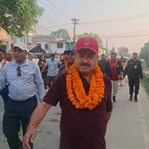 धनगढीका मेयर हमालको टोली सुदूरपश्चिम चिनाउने अभियानमा अपि बेस क्याम्प यात्रामा