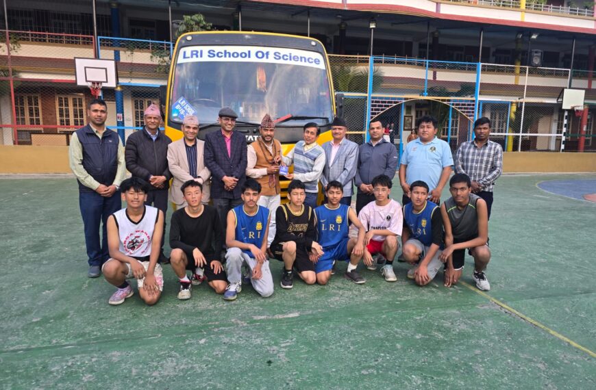 LRI स्कुल र अत्तरियाको दुर्गालक्ष्मी नमुना माविबिच शैक्षिक सहकार्य, बस उपहारसहित MOU हस्ताक्षर