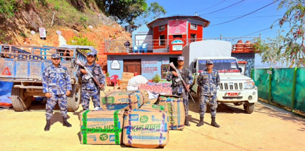 बैतडीमा २१ लाखका अवैध सामान बरामद, सवारीसहित&hellip;