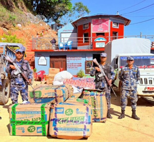 बैतडीमा २१ लाखका अवैध सामान बरामद, सवारीसहित नियन्त्रण