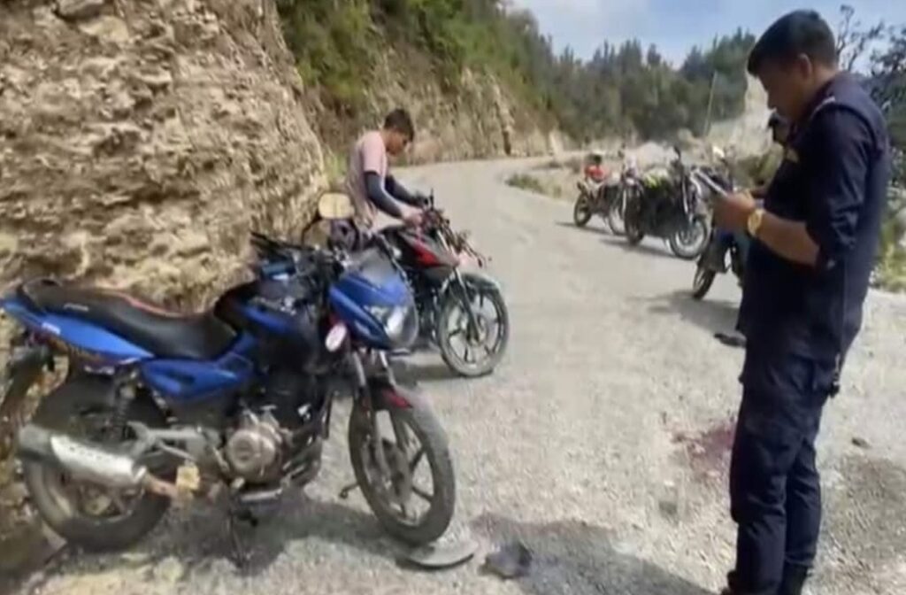 बैतडीमा दुई मोटरसाइकल ठोक्किँदा पाँच घाइते, एकको&hellip;