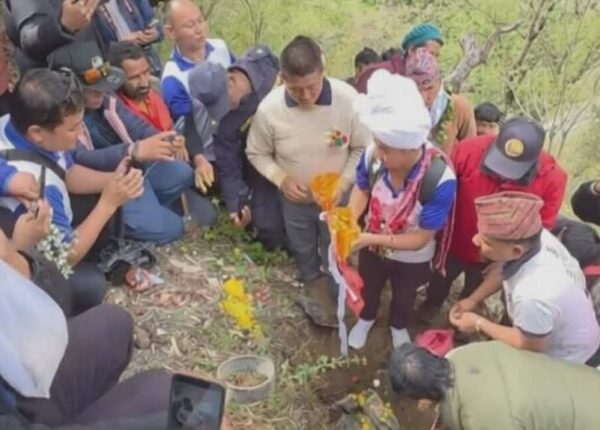 दार्चुलामा हर्क साम्पाङद्वारा पुल शिलान्यास