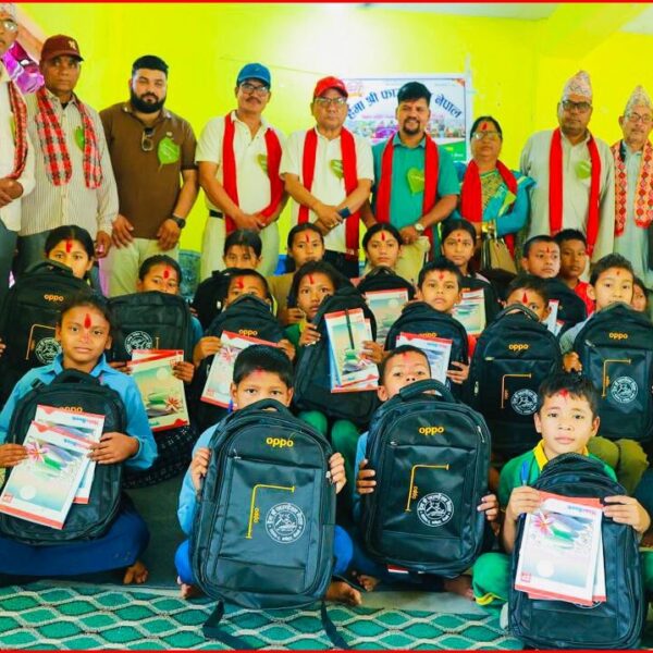 हेमा श्री फाउन्डेसन नेपालको दोस्रो स्थापना दिवसमा शैक्षिक सामग्री बितरण