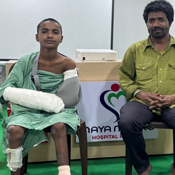 भारतमा दुवै हातखुट्टा भाँचिएका रुपेशको माया मेट्रोले गर्‍यो निःशुल्क शल्यक्रिया