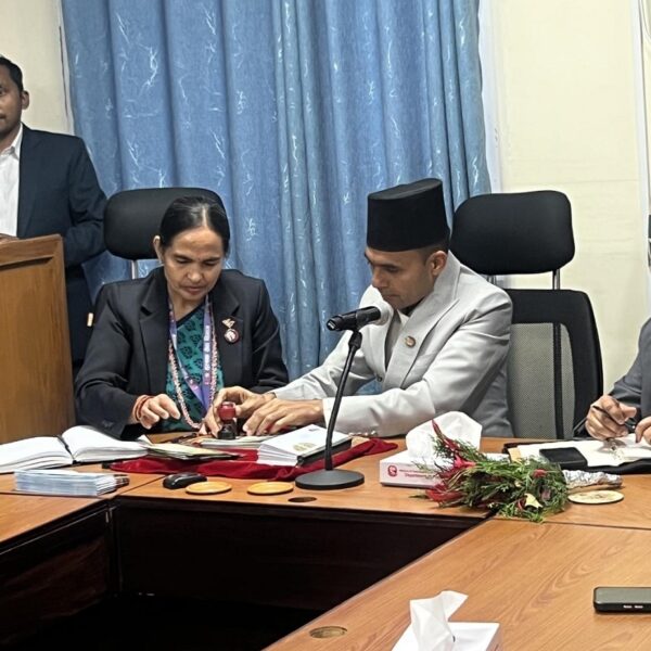 सार्वजनिक बिदामा पनि हुलाक सेवा सञ्चालन, भन्सार र बैंक पनि खुल्ने तयारी