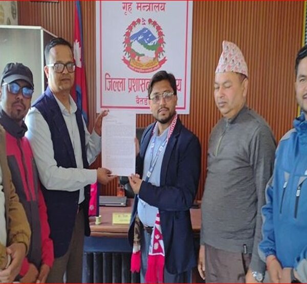 बैतडीका खानी सञ्चालनमा ढिलाइप्रति सरोकारवालाको ध्यानाकर्षण, प्रधानमन्त्रीलाई ज्ञापनपत्र