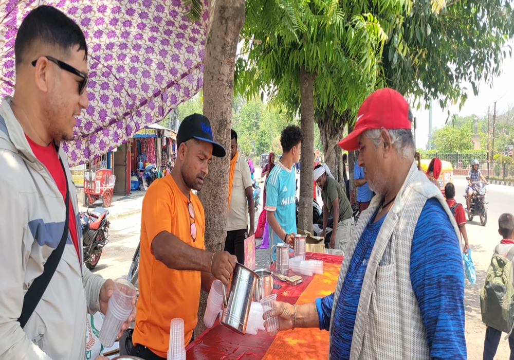 अत्तरिया बजारमा ‘बजरंगबली’ भक्त युवाद्वारा निःशुल्क सर्वतपानी…