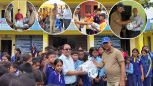 सामुदायिक विद्यालयमा खेलकुद प्रवर्द्धन : गोदावरी नगरपालिकाद्वारा फुटबल वितरण