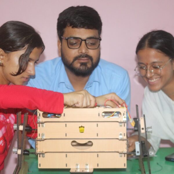 धनगढीको नन्दिनासमा सातौँ छुकछुके रोबोट निर्माण कार्यशाला २०८३ सुरु
