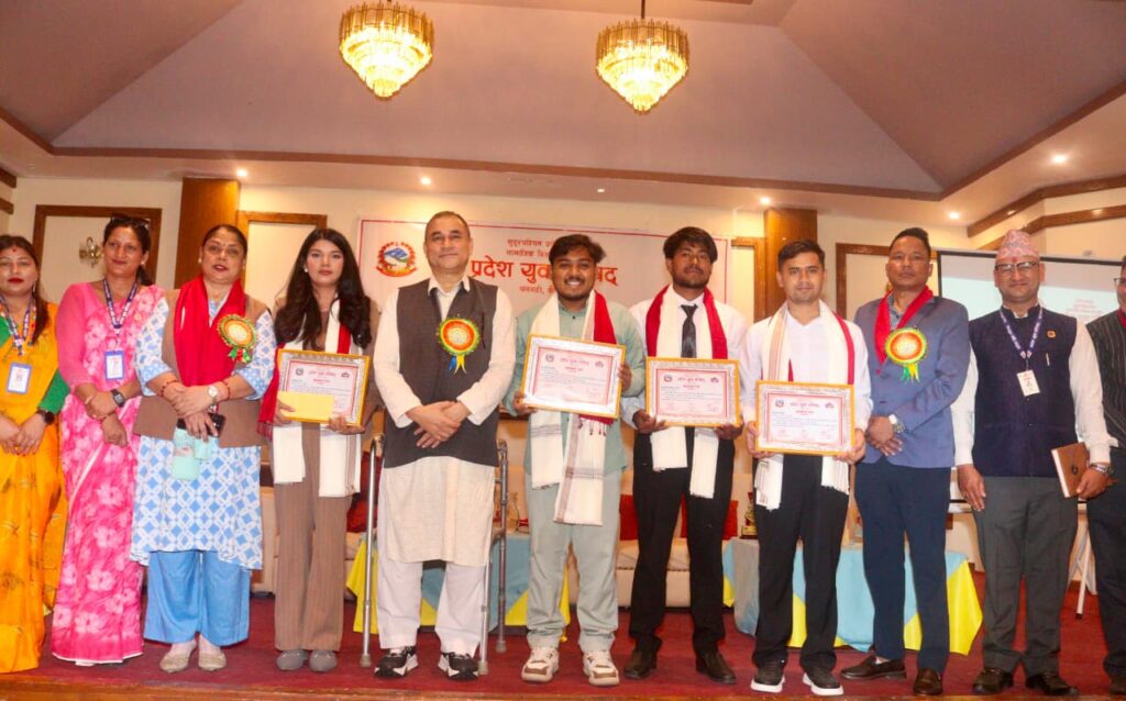 नवप्रवर्तनमा चम्किएका चार युवा वैज्ञानिकलाई मुख्यमन्त्रीको सम्मान