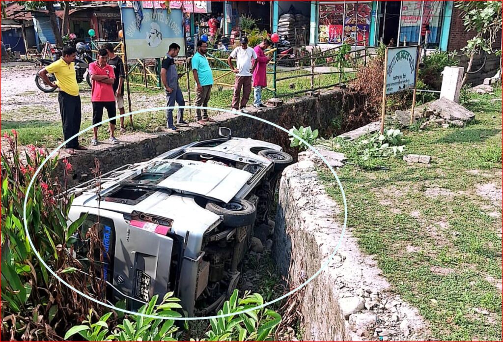 कञ्चनपुरको दैजी महेन्द्रराजमार्गमा ईभी हाईस दुर्घटना :&hellip;