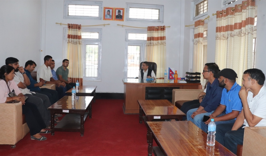 प्रतिबन्धित प्लास्टिक फूललाई आयातमा कडाइ गर्न फूल…