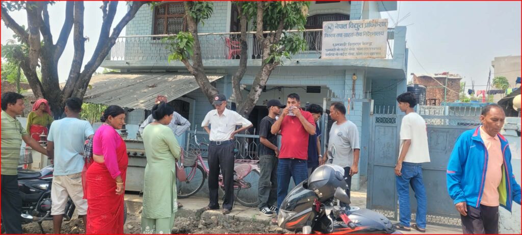 अत्तरिया क्षेत्रमा कम भोल्टेज हैरानले आक्रोसित स्थानीयले…