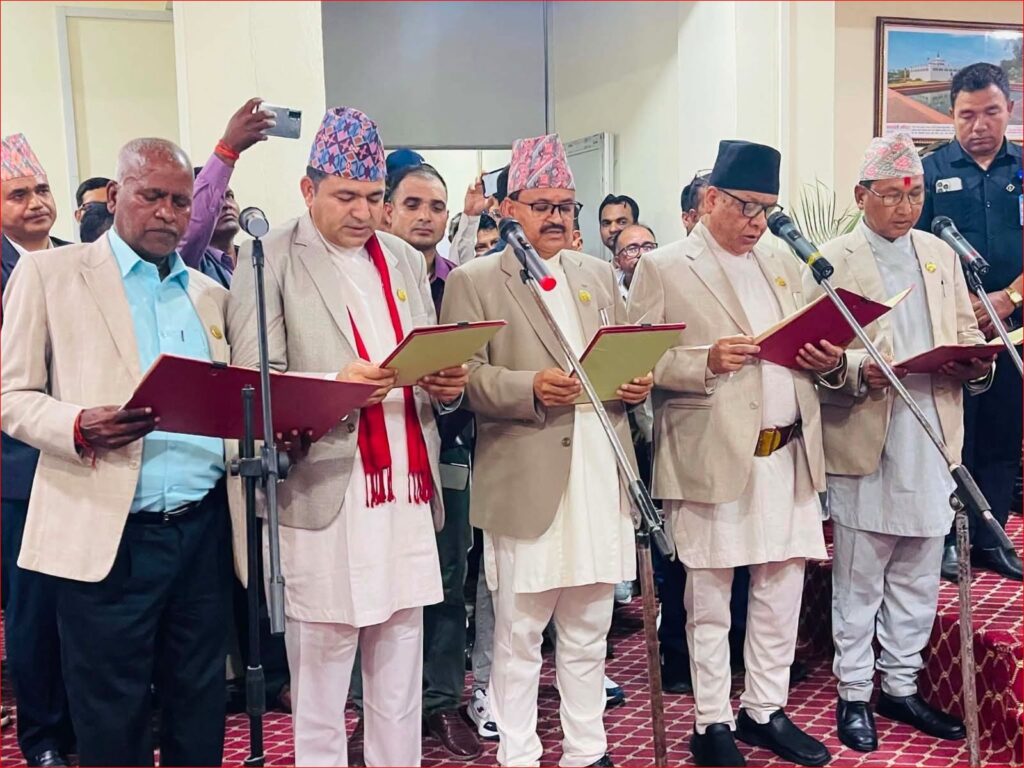 लुम्बिनी प्रदेशमा पाँच नयाँ मन्त्रीको शपथ, मन्त्रालयसमेत…