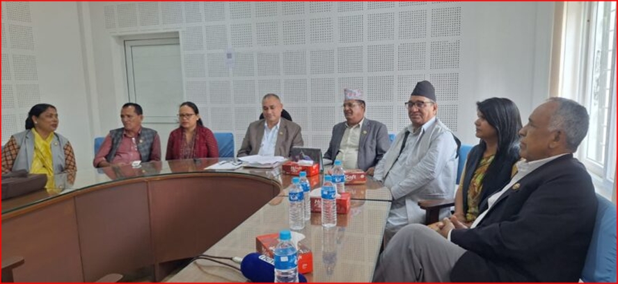 कांग्रेसमा मन्त्री हेरफेरको अन्तिम तयारी, एमालेभित्र पनि फेरबदलको बहस