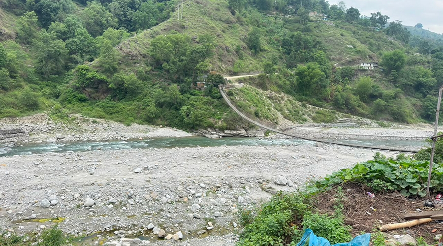 बुढीगंगा नदीको मौरे पुल ६ वर्षदेखि अलपत्र, स्थानीय मारमा