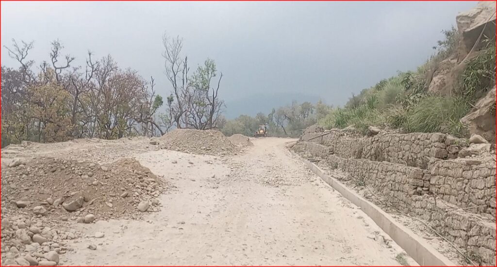 भीमदत्त राजमार्ग स्तरोन्नति ठप्प, निर्माण सामग्री अभाव&hellip;
