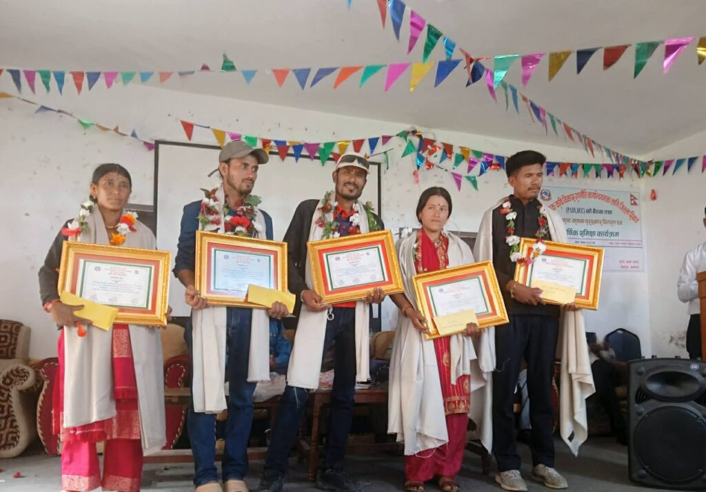 बझाङमा पाँच उत्कृष्ट कृषकलाई भीमदत्त कृषि पुरस्कार,…