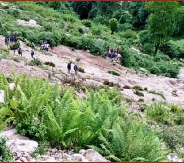 बझाङ बोलेरो दुर्घटना: ३ जनाको घटनास्थलमै…