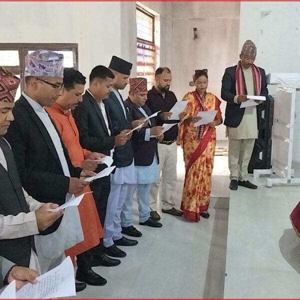 अत्तरिया उद्योग वाणिज्य संघको नयाँ कार्यसमितिले गर्यो सपथ ग्रहण, अध्यक्ष कमल कडायतसहित ११ सदस्यले सम्हाले जिम्मेवारी
