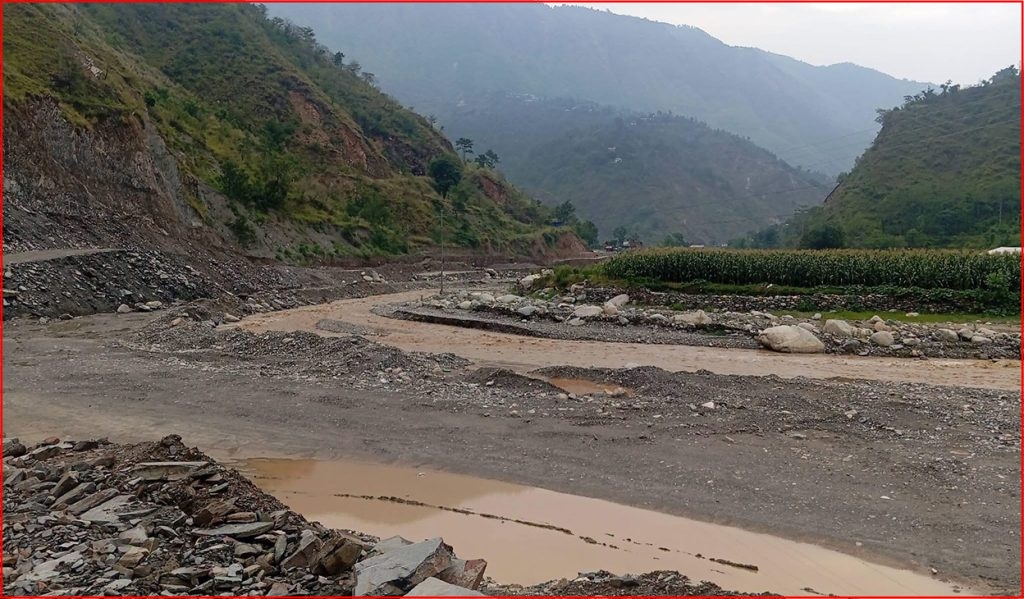 वर्षापछिको बाढी–पहिरोले देशभरका राजमार्ग प्रभावित, धेरै सडक…