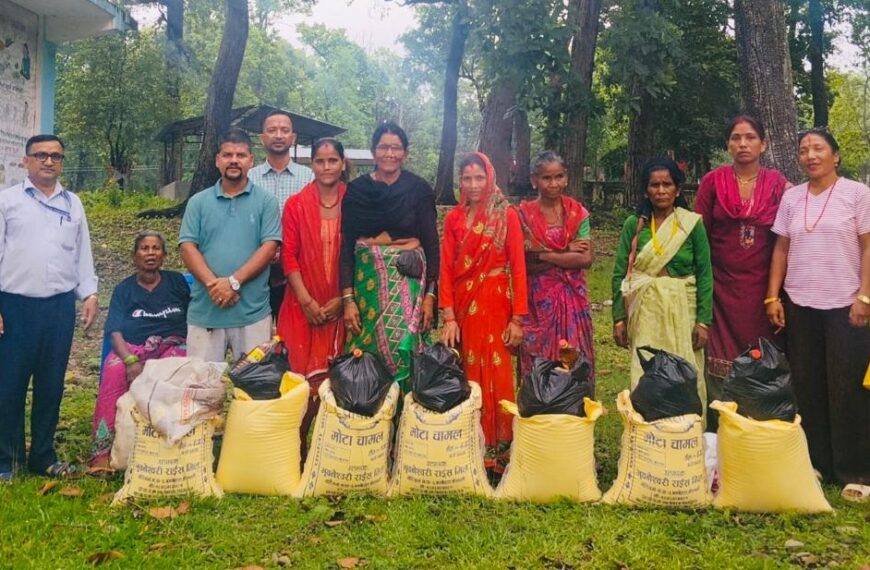 जन्मदिनमा हेमा श्रीको प्रेरणादायी पहल : ७ विपन्न परिवारलाई खाद्यान्न सहयोग