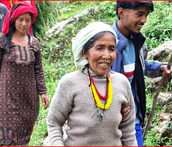 हराएकी आमा भेटिएको खुसी पाँच घण्टामै शोकमा बदलियो, बझाङ जिप दुर्घटनामा आमा–छोरीसहित तीनको मृत्यु