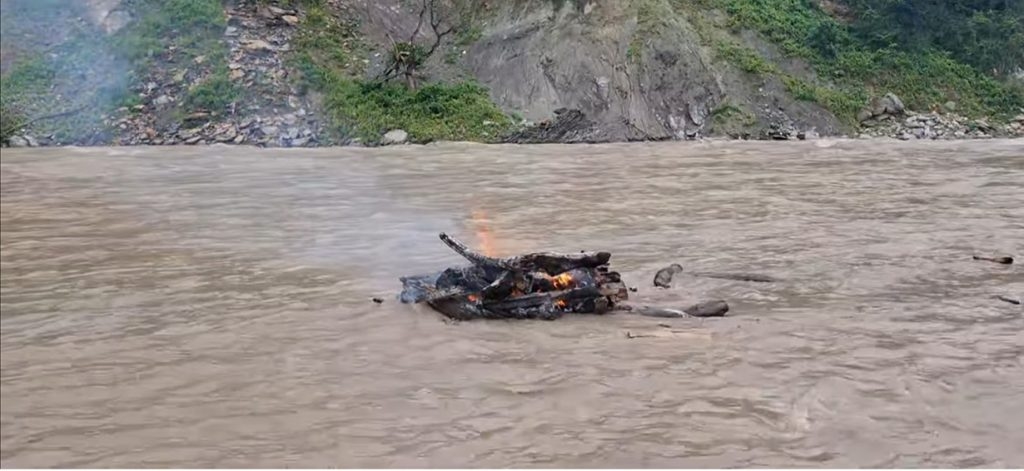 तमोरमा आकस्मिक बाढी : मुलघाटमा जल्दै गरेको&hellip;