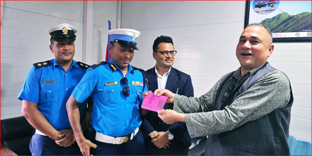 हेलमेटबिना बुलेट चलाउँदा मुख्यमन्त्री शाह ट्राफिक कारबाहीमा,&hellip;