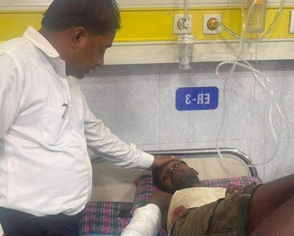 सुनसरीमा दुई समूहबीच हिंसात्मक झडप : प्रहरीको गोली लागेर एकको मृत्यु, १० जना घाइते