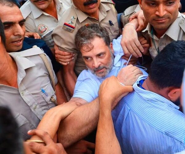 शिक्षामन्त्रीको राजीनामा माग्दै प्रदर्शन, राहुल गान्धीसहित विपक्षी नेताहरू पक्राउ