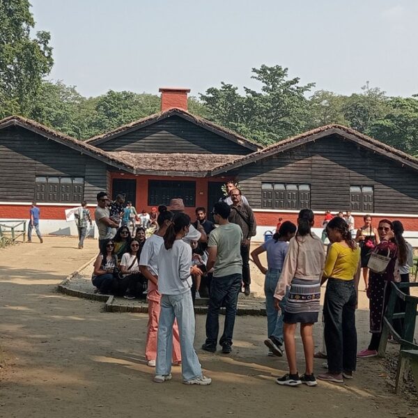 दुई लाखभन्दा बढी पर्यटकको रोजाइमा टीकापुर…