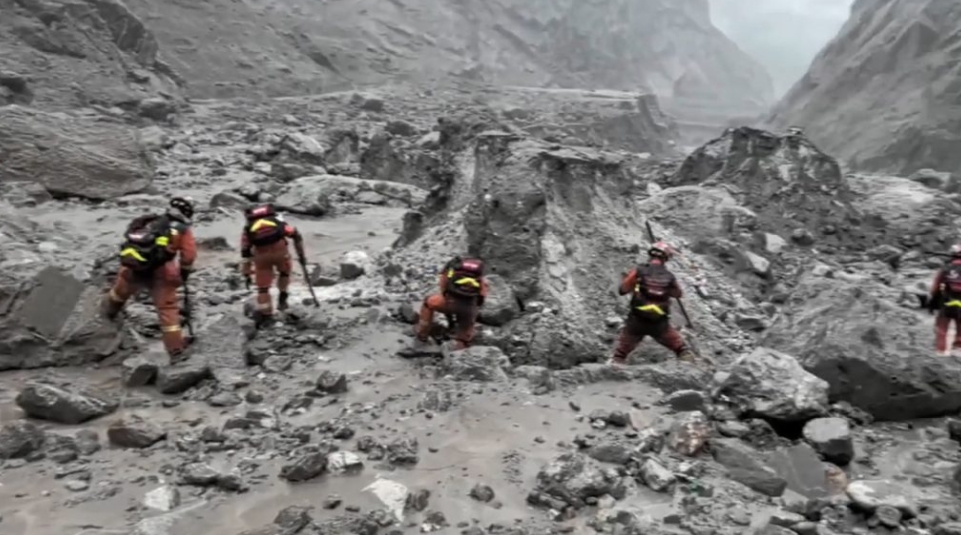 केरुङमा बाढीपहिरोको ठूलो क्षति : ७ जनाको…