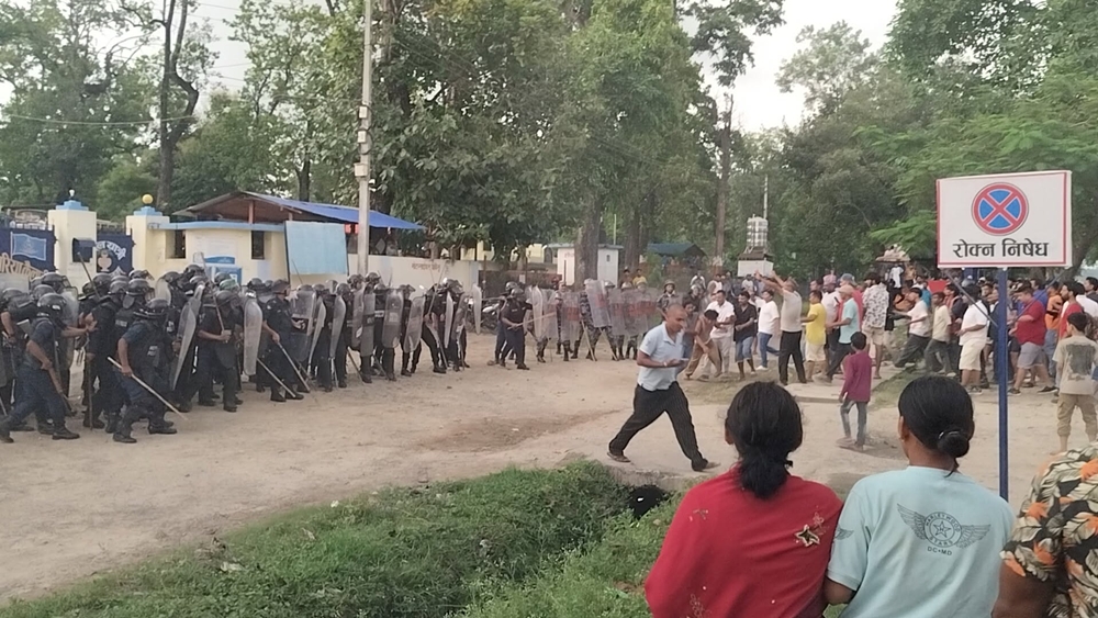 अत्तरिया बसपार्कमा पानी बेच्ने महिलाको ज्यान गयो&hellip;
