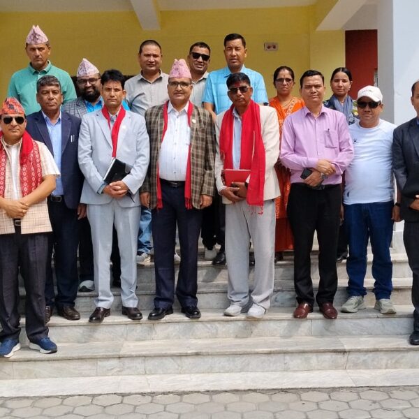 स्थानीय तहका समस्या समाधान गर्न सुदूरपश्चिमका मुख्यमन्त्री भट्टसँग ११ बुँदे माग